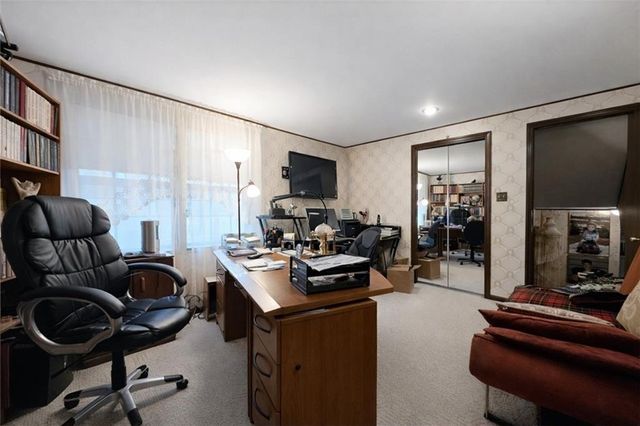 7615 W 95th Street, Overland Park, KS 66212