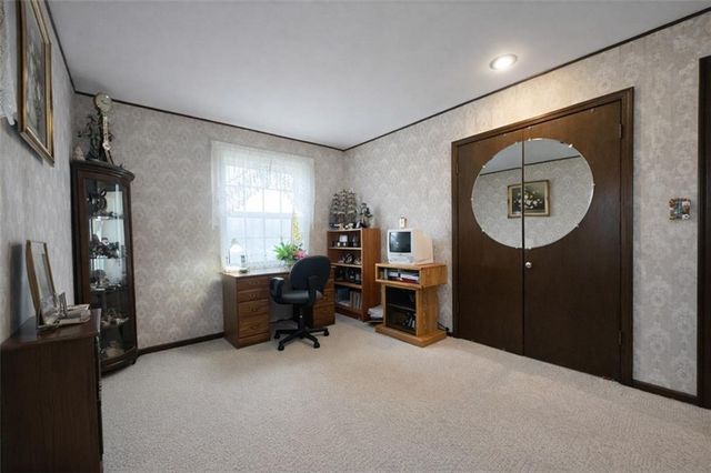 7615 W 95th Street, Overland Park, KS 66212