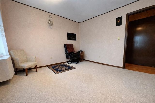 7615 W 95th Street, Overland Park, KS 66212