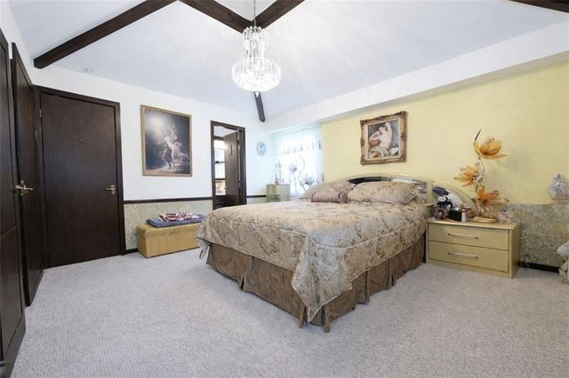 7615 W 95th Street, Overland Park, KS 66212