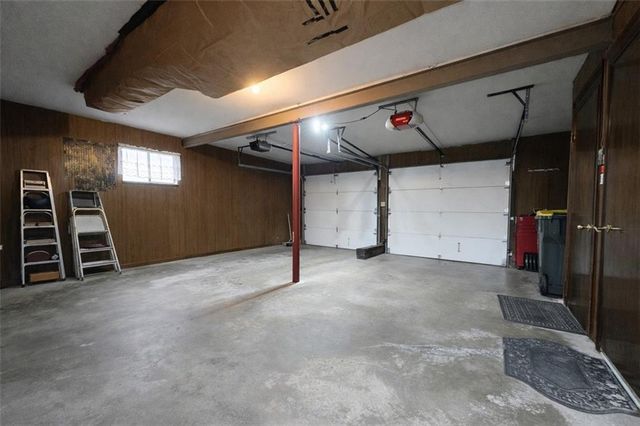7615 W 95th Street, Overland Park, KS 66212
