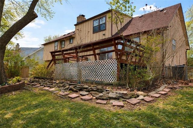 7615 W 95th Street, Overland Park, KS 66212