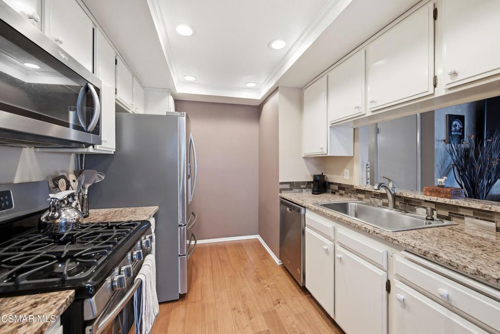 Image 12 of property listing at 1995 E Covington Avenue, Simi Valley, CA 93065