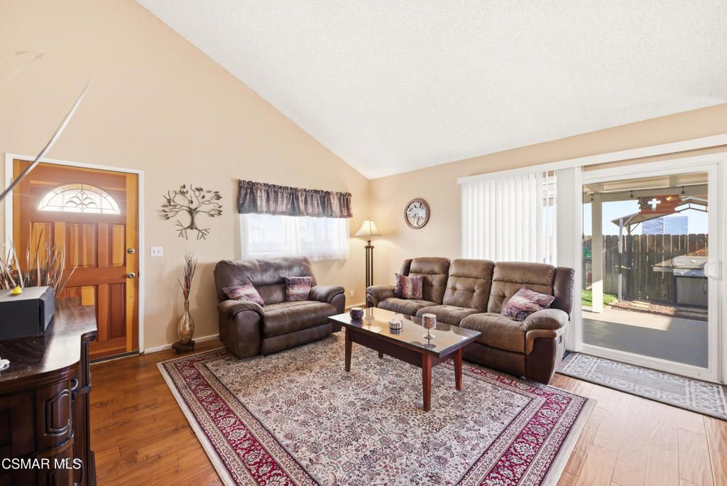 Image 6 of property listing at 1995 E Covington Avenue, Simi Valley, CA 93065