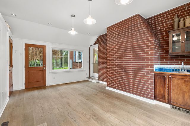 9883 Almena Drive, Oshtemo Twp, MI 49009