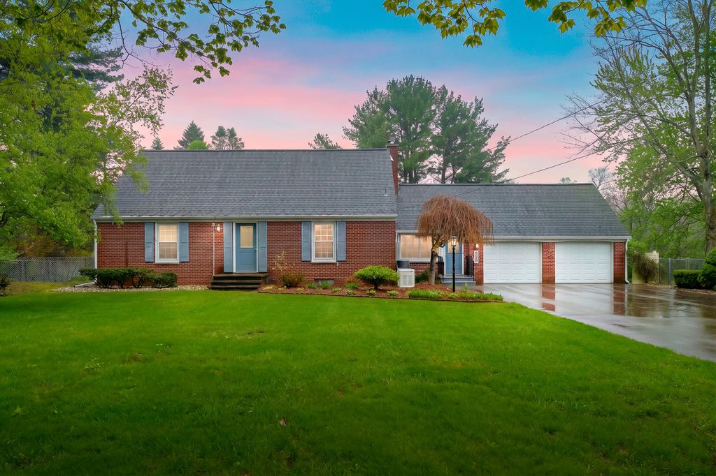 9883 Almena Drive, Oshtemo Twp, MI 49009
