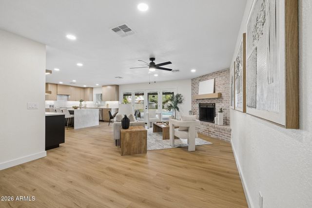4902 W MONTE CRISTO Avenue, Glendale, AZ 85306