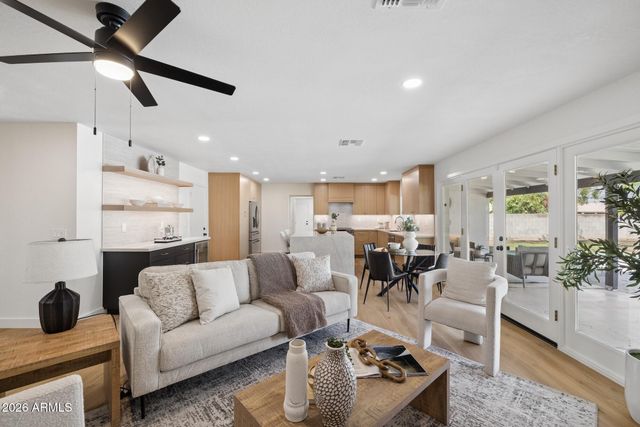 4902 W MONTE CRISTO Avenue, Glendale, AZ 85306