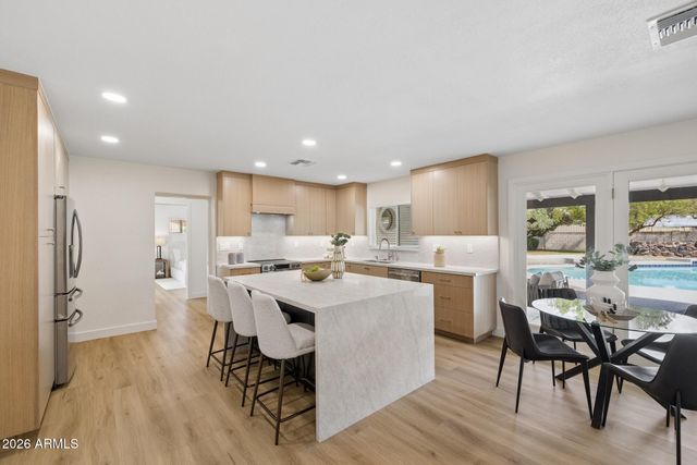 4902 W MONTE CRISTO Avenue, Glendale, AZ 85306