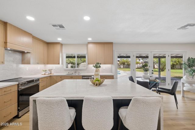 4902 W MONTE CRISTO Avenue, Glendale, AZ 85306