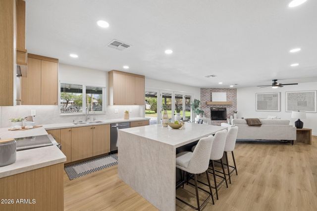 4902 W MONTE CRISTO Avenue, Glendale, AZ 85306