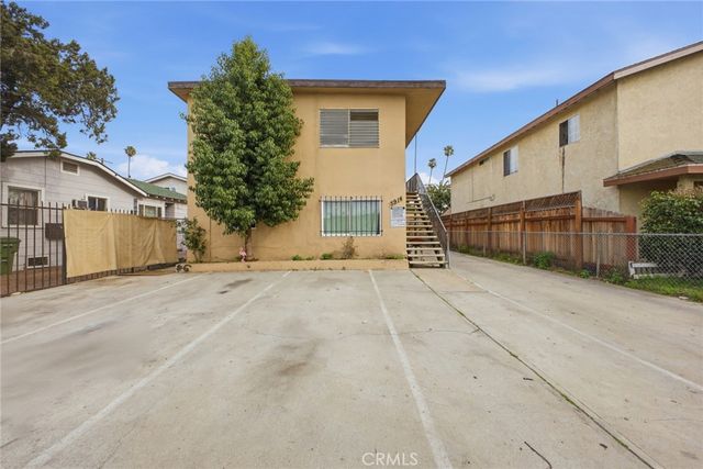 5914 S Hoover, Los Angeles, CA 90044