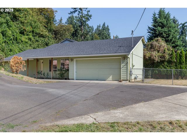 1229 CHARMAN St, Oregon City, OR 97045