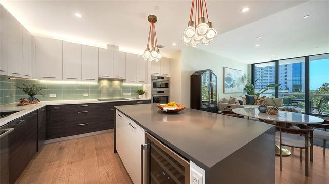 300 S PINEAPPLE AVENUE 302, Sarasota, FL 34236