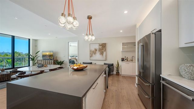 300 S PINEAPPLE AVENUE 302, Sarasota, FL 34236