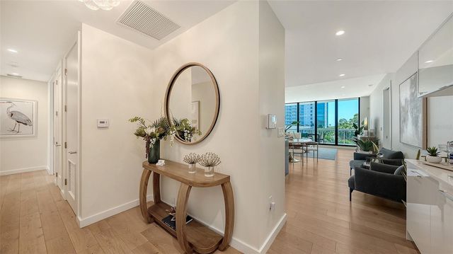 300 S PINEAPPLE AVENUE 302, Sarasota, FL 34236