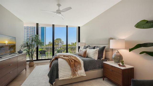 300 S PINEAPPLE AVENUE 302, Sarasota, FL 34236