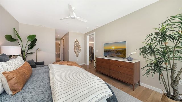 300 S PINEAPPLE AVENUE 302, Sarasota, FL 34236