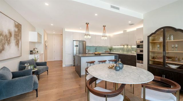 300 S PINEAPPLE AVENUE 302, Sarasota, FL 34236