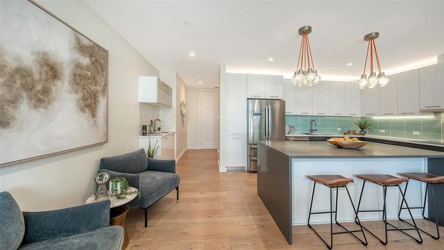 300 S PINEAPPLE AVENUE 302, Sarasota, FL 34236