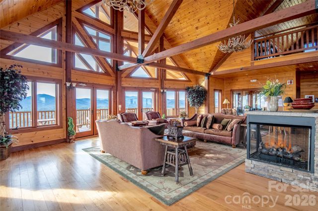 913 High Valley Way 913, Lenoir, NC 28645