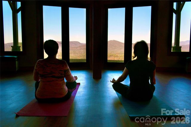 913 High Valley Way 913, Lenoir, NC 28645