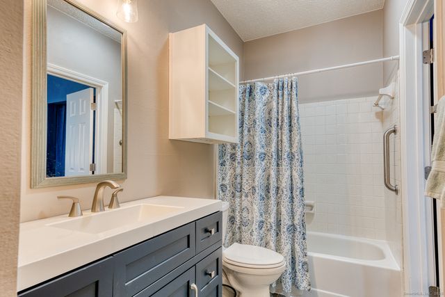 88 Carriage Crossing Lane 88, Middletown, CT 06457