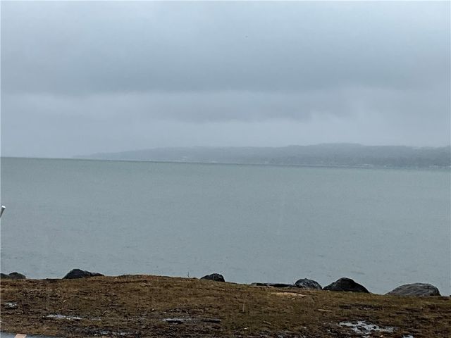 370 Walker Drive, Canandaigua City, NY 14424