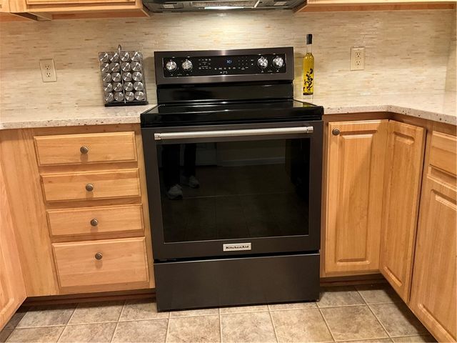 370 Walker Drive, Canandaigua City, NY 14424