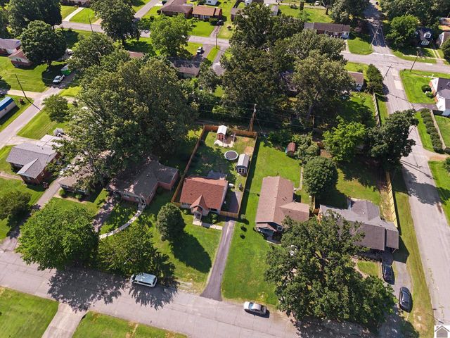 2420 Clay St, Paducah, KY 42001