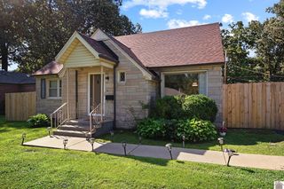2420 Clay St, Paducah, KY 42001