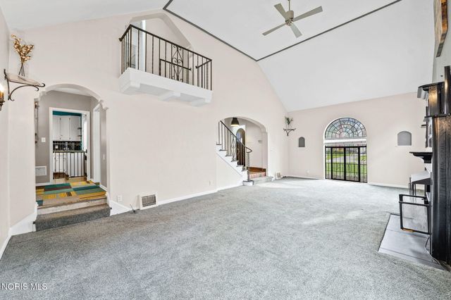 2235 Meadowwood Drive, Toledo, OH 43606