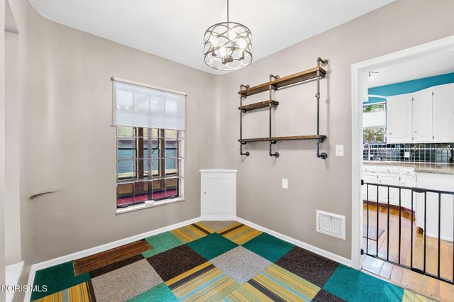 2235 Meadowwood Drive, Toledo, OH 43606