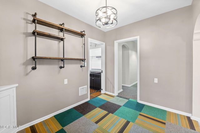 2235 Meadowwood Drive, Toledo, OH 43606