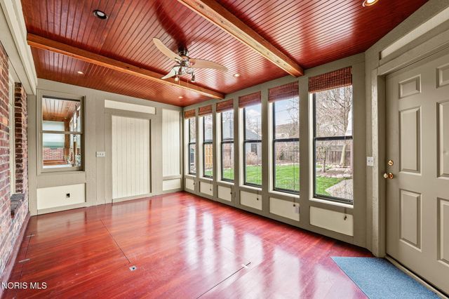 2235 Meadowwood Drive, Toledo, OH 43606