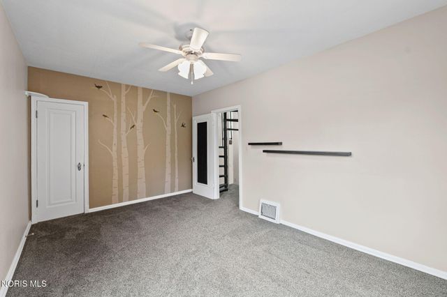 2235 Meadowwood Drive, Toledo, OH 43606