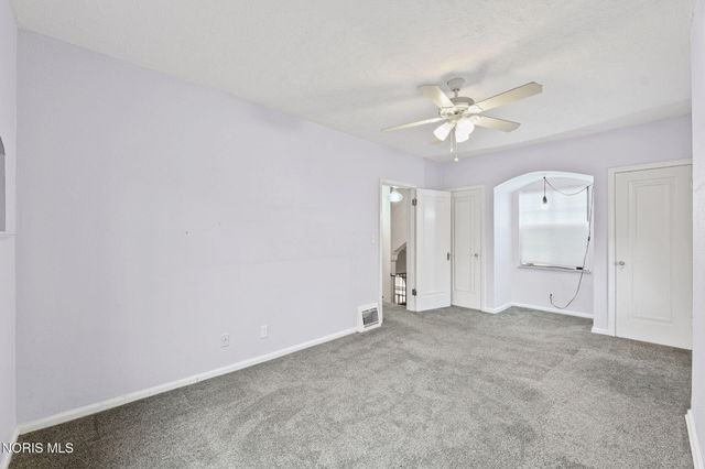 2235 Meadowwood Drive, Toledo, OH 43606