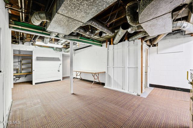 2235 Meadowwood Drive, Toledo, OH 43606