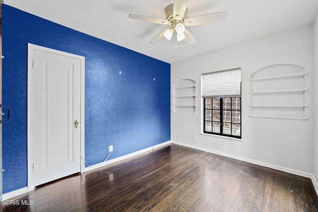 2235 Meadowwood Drive, Toledo, OH 43606