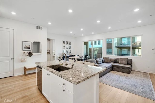 26958 Sandbar Willow Pl 205, Valencia, CA 91355