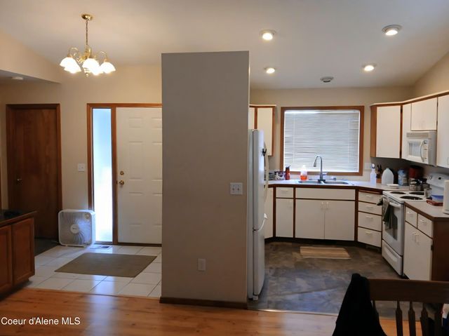 7015 N Hamilton St, Spokane, WA 99208