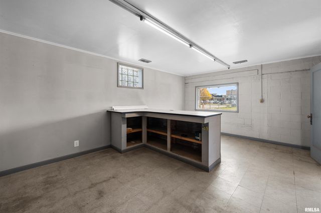 1716-1720& 1708 STATE Street, Bettendorf, IA 52722