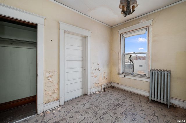 1716-1720& 1708 STATE Street, Bettendorf, IA 52722