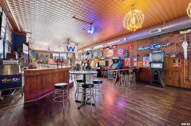 1716-1720& 1708 STATE Street, Bettendorf, IA 52722