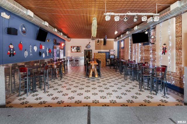 1716-1720& 1708 STATE Street, Bettendorf, IA 52722