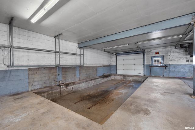 1716-1720& 1708 STATE Street, Bettendorf, IA 52722