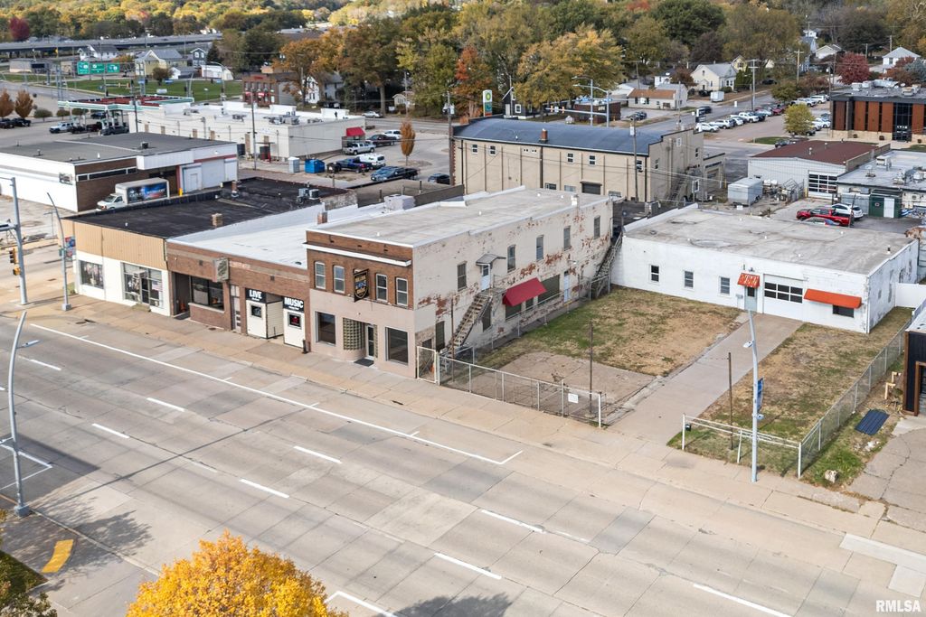 1716-1720& 1708 STATE Street, Bettendorf, IA 52722