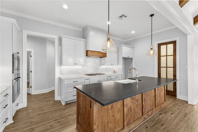 3597 Chantilly Path, Bryan, TX 77808