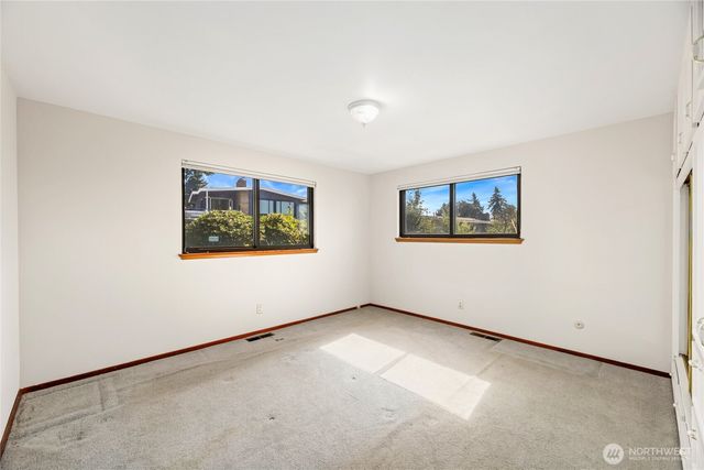 23034 Thunderbird Drive S, Des Moines, WA 98198