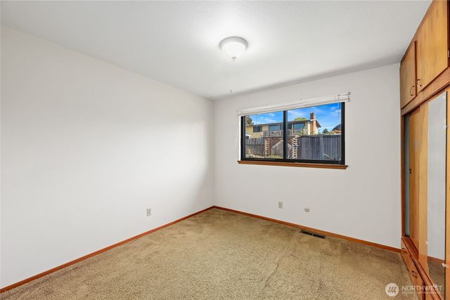 23034 Thunderbird Drive S, Des Moines, WA 98198